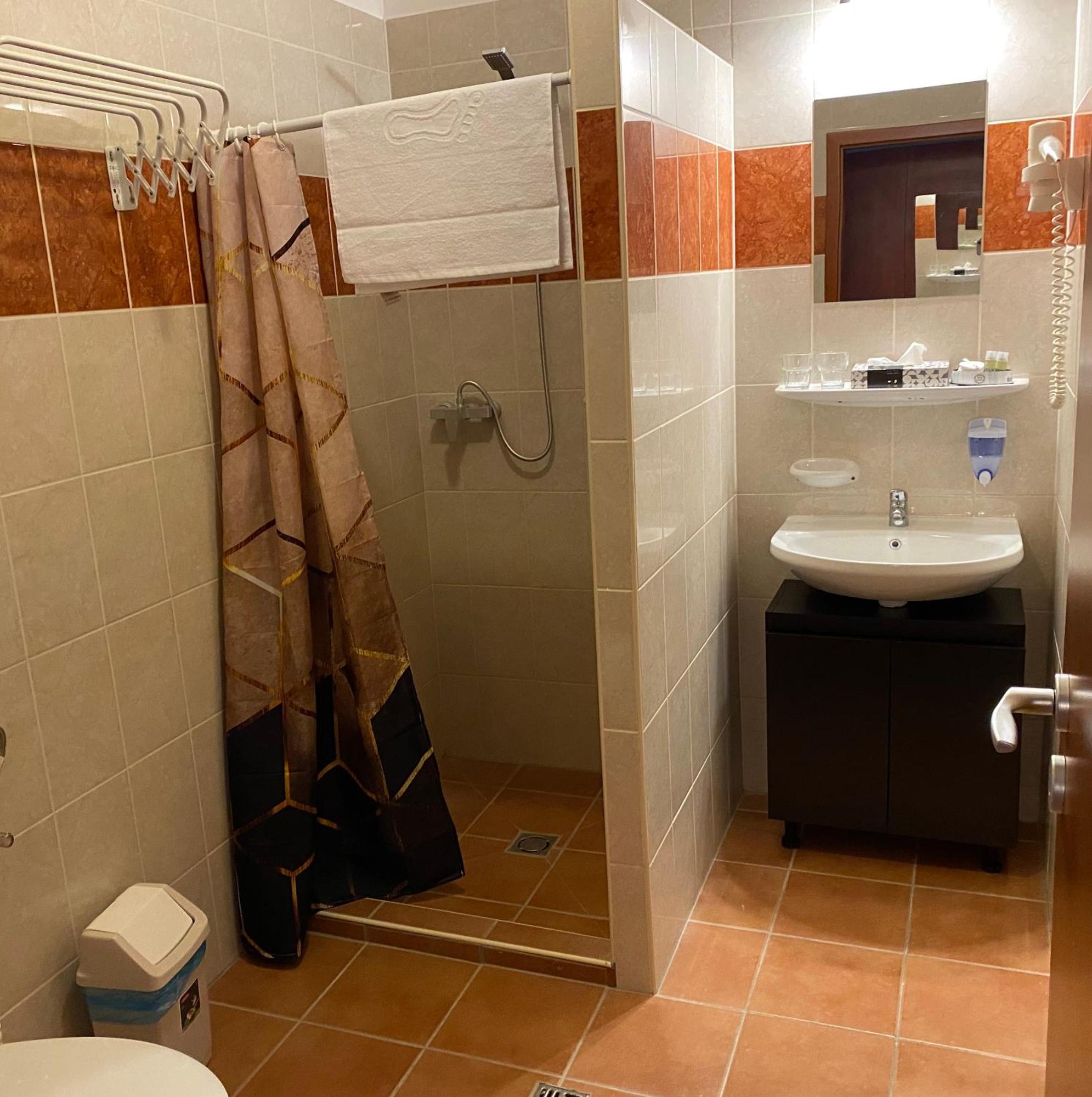 Ligetalja Termal Hotel Peneszlek ภายนอก รูปภาพ