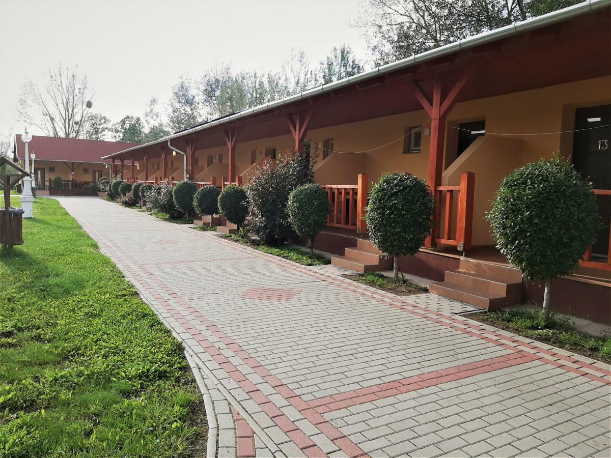 Ligetalja Termal Hotel Peneszlek ภายนอก รูปภาพ