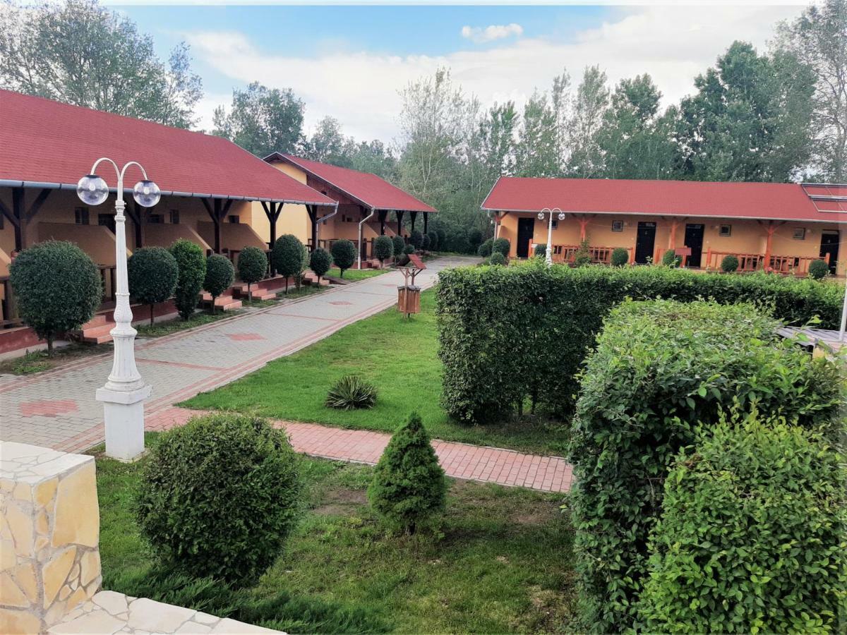 Ligetalja Termal Hotel Peneszlek ภายนอก รูปภาพ