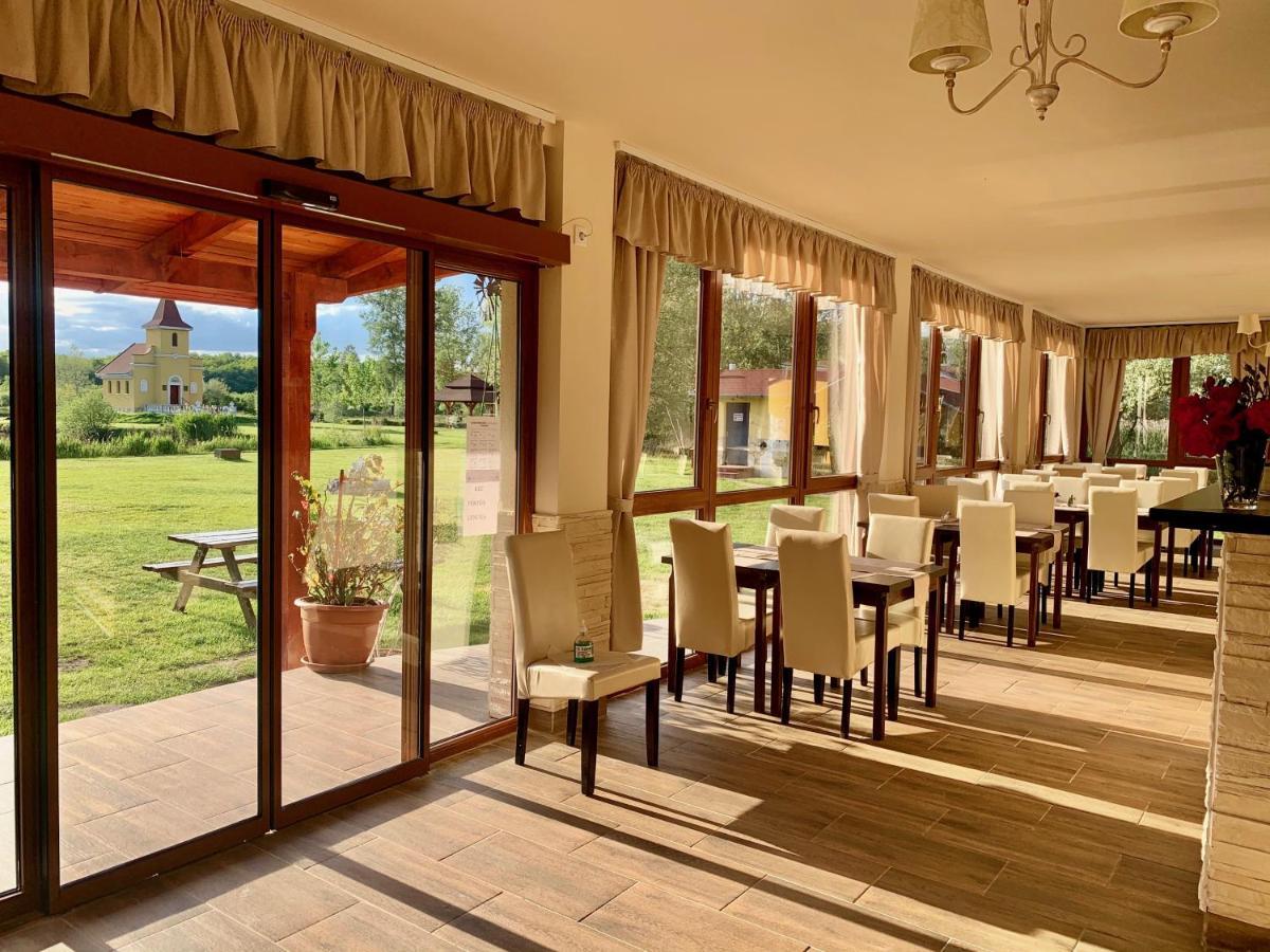 Ligetalja Termal Hotel Peneszlek ภายนอก รูปภาพ