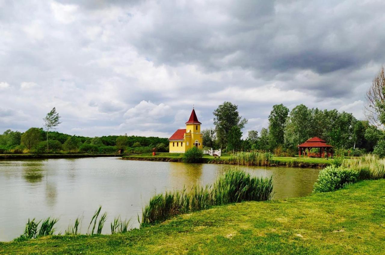 Ligetalja Termal Hotel Peneszlek ภายนอก รูปภาพ