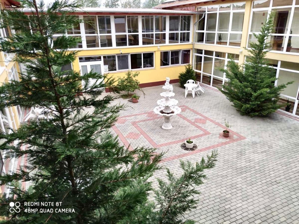 Ligetalja Termal Hotel Peneszlek ภายนอก รูปภาพ